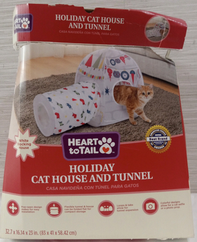 As New | Heart to Tail 32" x 16" x 23" Holiday Cat House & Tunnel