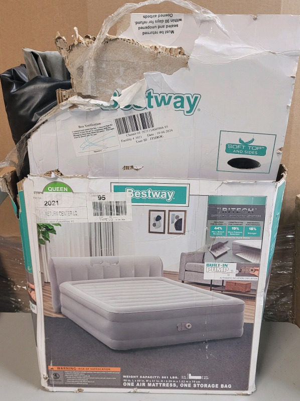 Bestway Queen Blow-Up Air Mattress w/Built-in Pump , Measures 90"&times;60"&times;18" . Store Return . R & T will Honor 5-Day Return on Mattress from Pickup Date