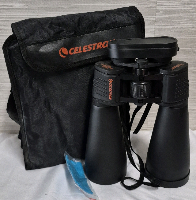Celestron Sky Master Binoculars 15 x 70 Long Eye Relief FOV 4.4 degree with Soft Case