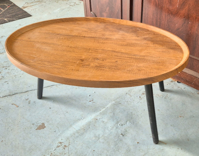 Great Modern MCM Style Coffee Table 31.25" L x 21.75" W x 15" Tall