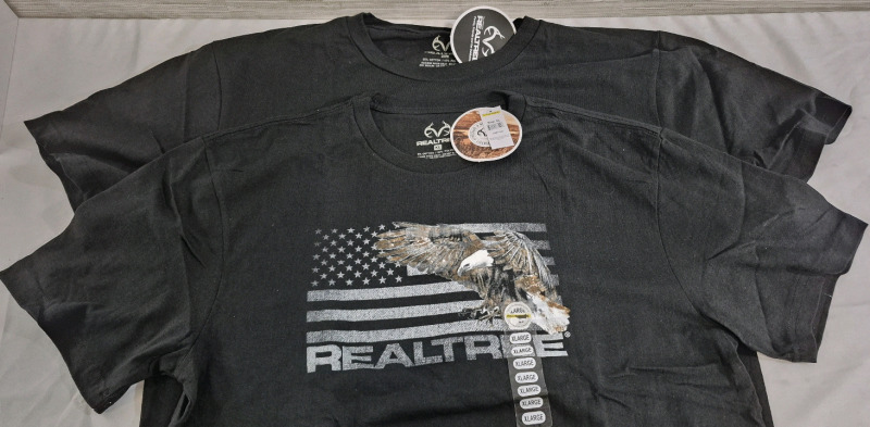 2 New Sz XLarge REALTREE Men's T-Shirts