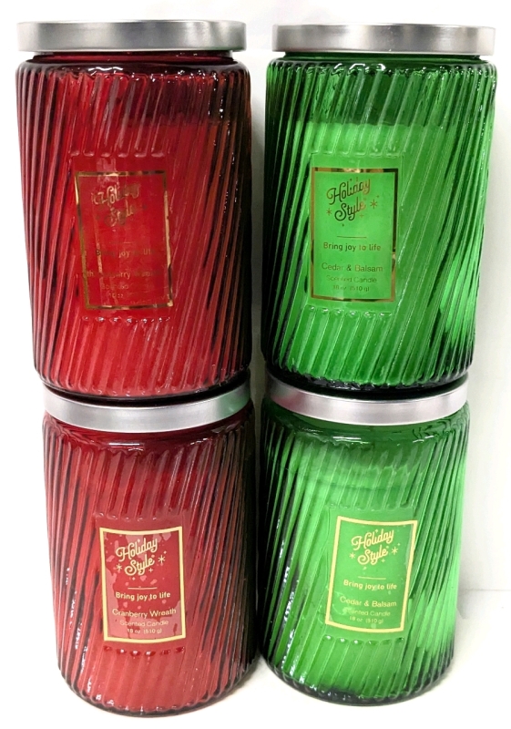 4 New Holiday Style 510g Scented Glass Candles : 2 Each Cranberry Wreath, Cedar & Balsam