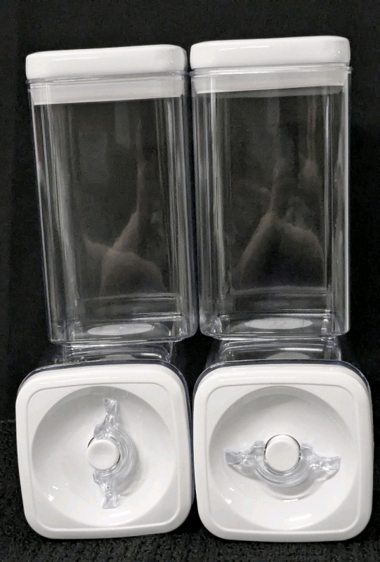 4 New Large 2.3L Plastic Storage Containers with Lids