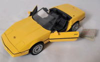 1986 Corvette Convertible Diecast Model , 1:24 Scale