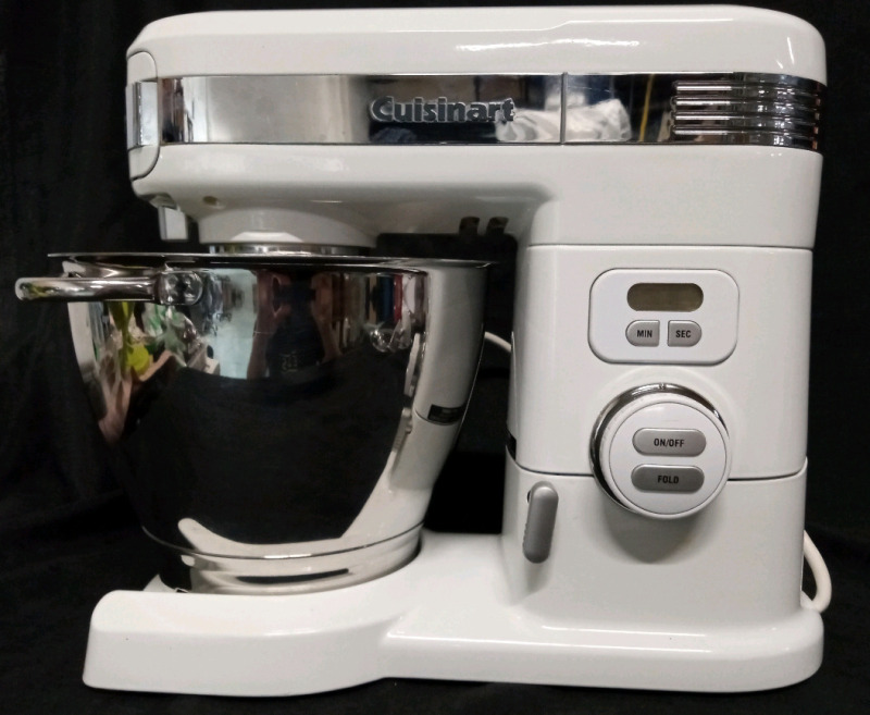 Cuisinart Stand Mixer With 2 Attachments