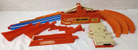 Vintage 1959 Hot Wheels Single Lane Rod Runner Race Track Set