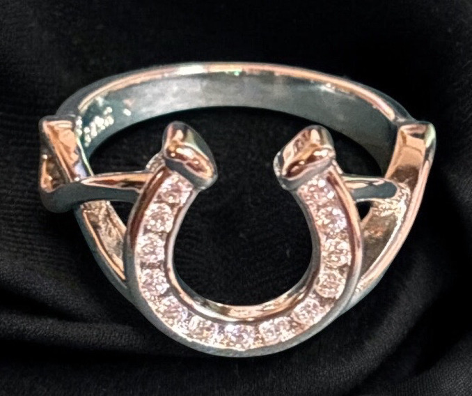 Elegant 925 Sterling Silver HorseShoe Ring Classic Sparkling Cubic Zirconia Size 7 Stamped