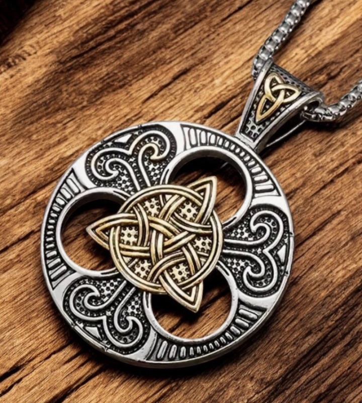 Lovely Vintage Celtic Knot Trinity Pendant Necklace Irish Knot Charm Pendant Approximately 2 x 1.4 Inch<br/>Chain 22 Inch