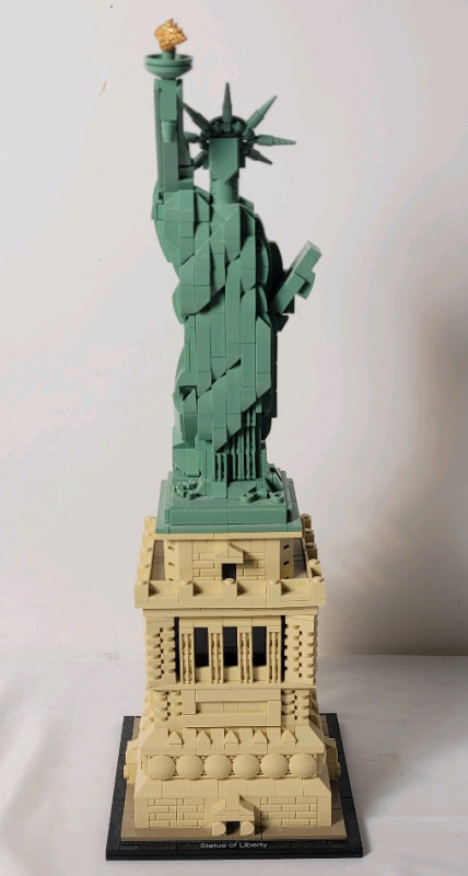 LEGO Architecture Statue of Liberty Build Set , # 21042 . Assembled , 1785pcs. . Dust from display . Measures 17 5/8" tall