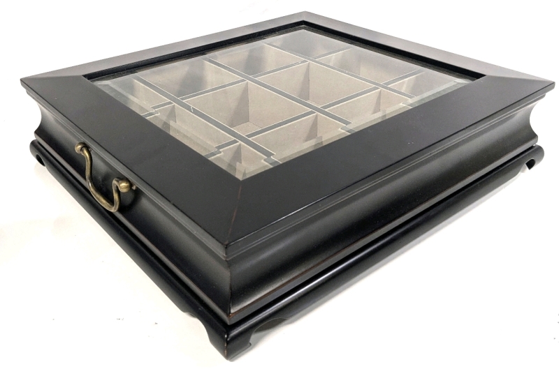 BOMBAY Company 2005 Glass & Wood Display Case / Tea Chest with Handles - 13.25" &times; 12" &times; 3.15" Tall