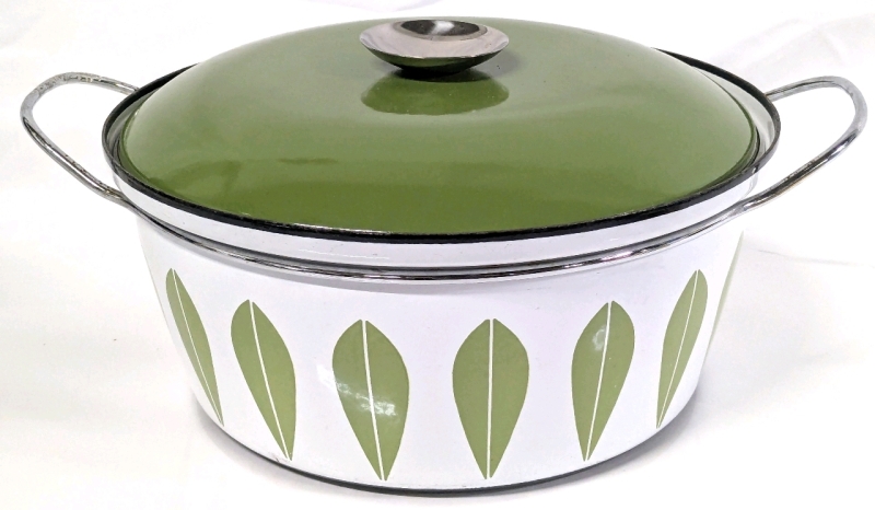 MCM Catherine Holm Norway Avocado Green Lotus Enamelware Dutch Oven - 10.5" Diameter &times; 4.5" Tall