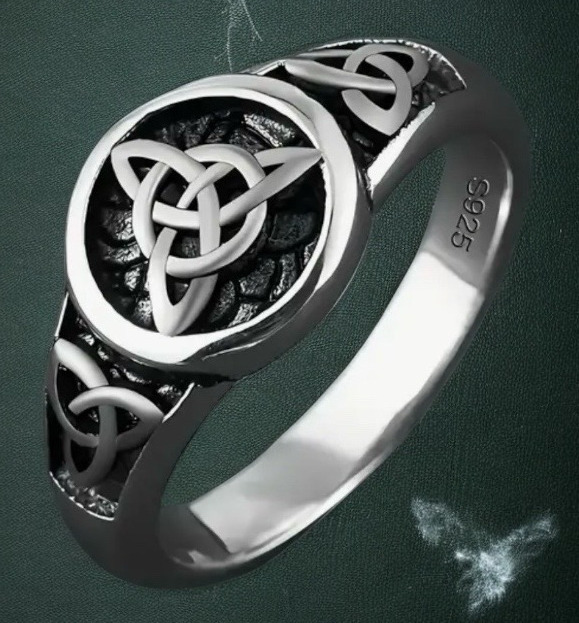 925 Pure Silver Celtic Knot Trinity Ring Size 10 Stamped