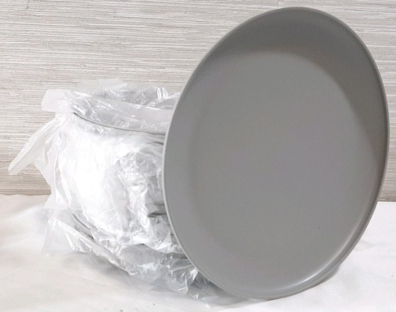 20 New Grey Plastic Dinner Plates (10" Diameter)