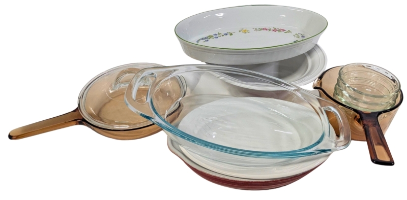 Assorted Kitchen & Cookware : Pyrex, Corning +