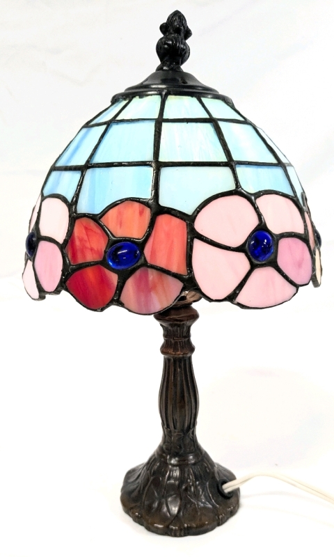 Adorable Vintage Tiffany-Style Stained Glass Table Lamp - Working - 12" Tall