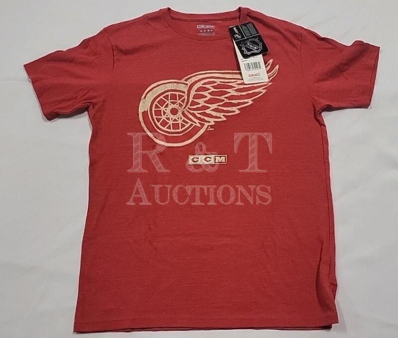New CCM Detroit Red Wings T Shirt - Small