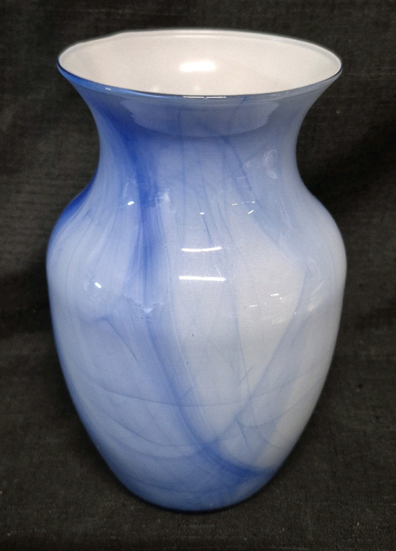 Beautiful 8" Tall Art Glass Vase
