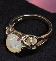 925 Sterling Silver Elegant Oval Opal Design Size 8 Stamped