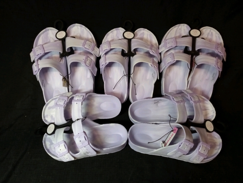 New 5x Bobbie Brooks Women's Sandals