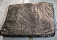 As New Large Bedsure Dog Bed 44 x 32 x 5"