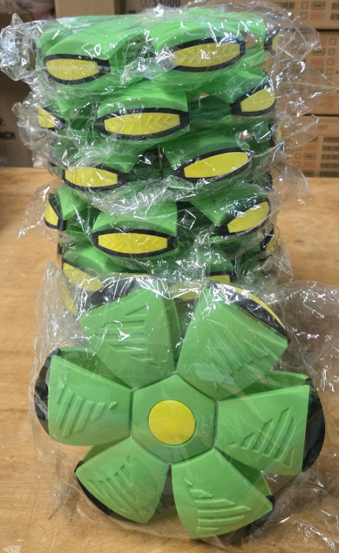 9 New | Green Flying Saucer Dog Toys * Retails $110+ * 9" Dia