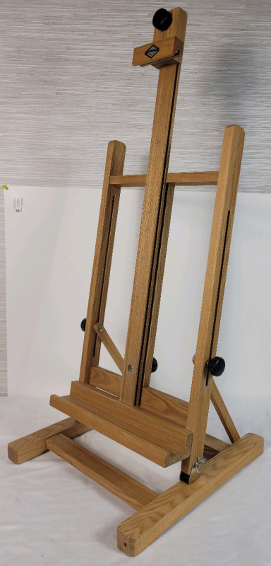 Daler-Rowney Artist Folding Table Easel . Measures 13.5"&times;34" to 13.5"&times;46" . Can hold Canvases upto 25.5" tall