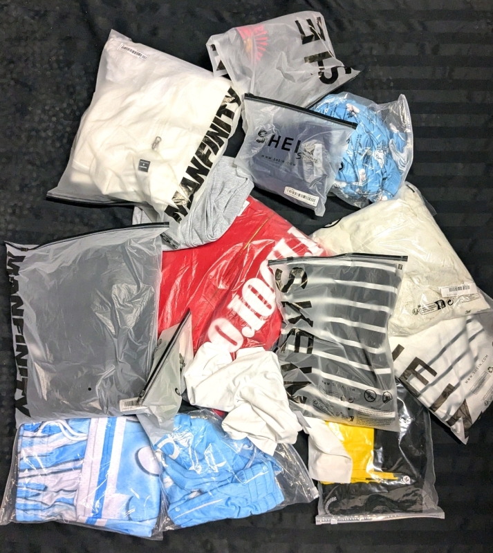 15 New Pieces Size MEDIUM Mixed Clothing : Assorted Styles, Colours, Makers + More