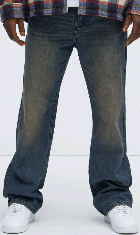 New | Size 32 Men's Xander Straight Jean Rust/Combo
