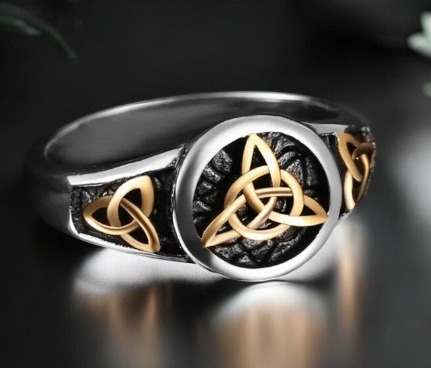 Triune Celtic Knot Ring in Pure Silvery S925 Stamped Size 7