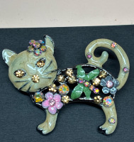 Whimsical Retro Floral Cat Brooch Sparkling Rhinestones with Pink Flower Accent Enamel Adorable Approximately 1.4 x 1.75 Inch