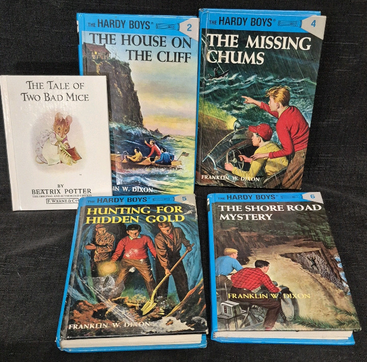 4 Vintage Hardcover Books - Hardy Boys & Beatrix Potter