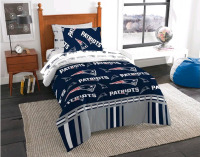 New | NFL Patriots Twin Size 5 Piece Bed Set | Comforter Measures 64" x 86" | Retails $107
