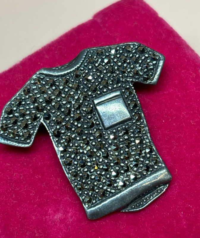 925 Sterling Silver Marcacite Sparkling Unusual T Shirt Brooch Stamped Approximately 1.25 x 1.26 Inch