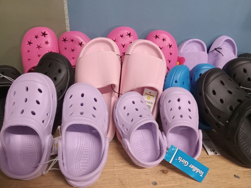 10 New | Child's Variety Sized Sandals