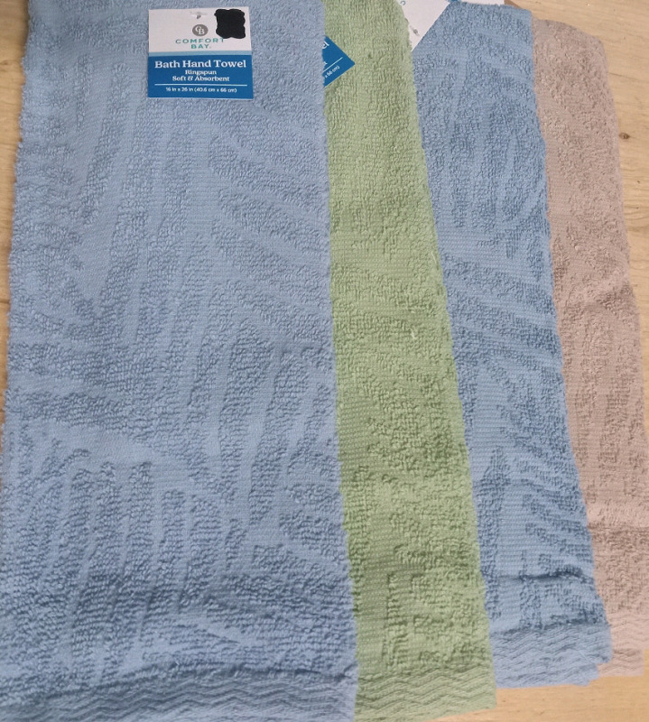 4 New | 16" x 26" Bath Hand Towels | Ringspun, Soft & Absorbent
