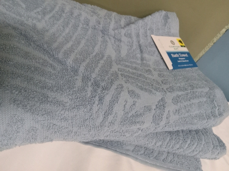 2 New | 27" x 52" Bath Towels | Ringspun, Soft & Absorbent