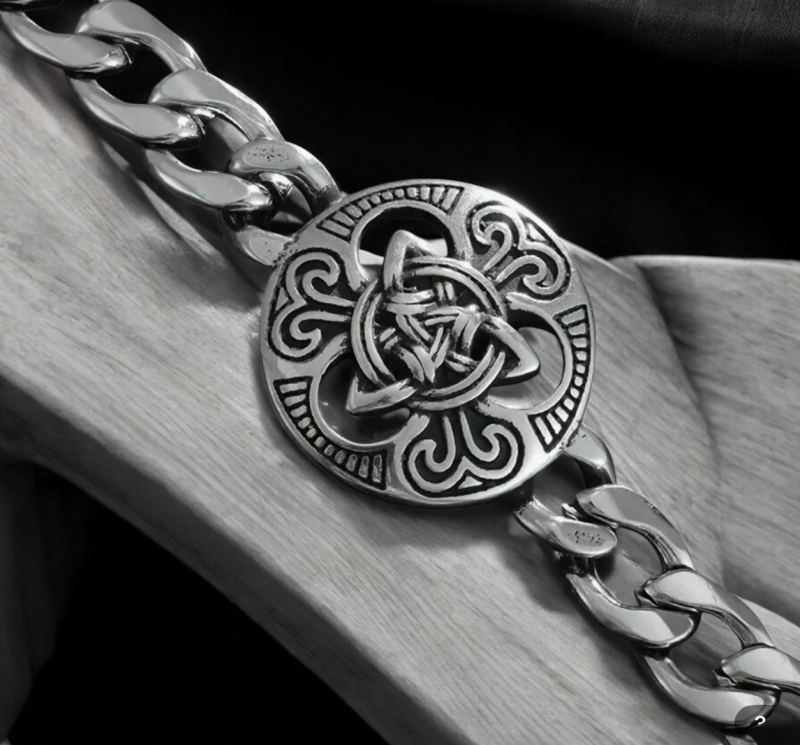 Stainless Steel Vintage Celtic Knot Bracelet Approximately 8 Inch Lobster Clasp