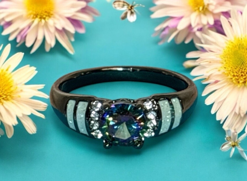 Luxurious Prong Set Stone with Inlaid design Ring Shining Colourful Lights Reflecting Beauty Size 8