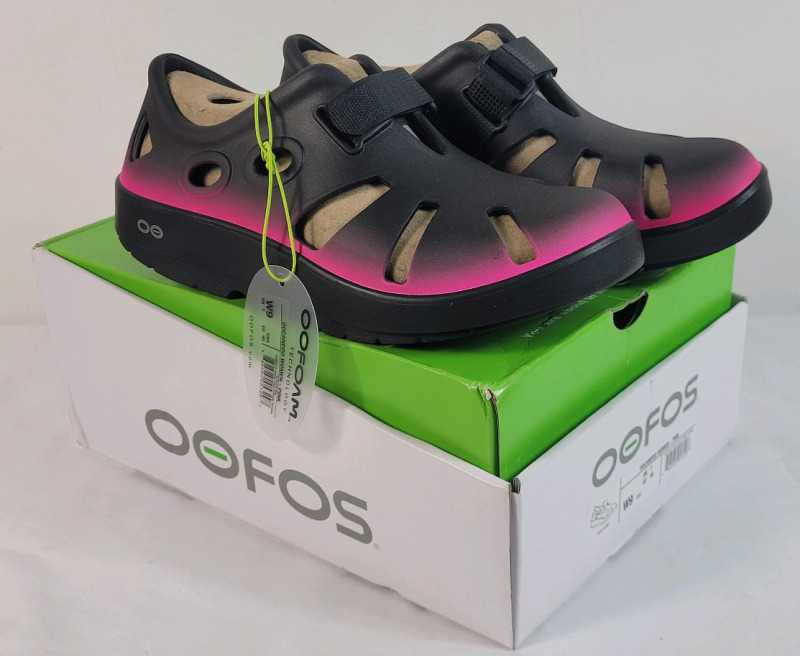 New - Size 9 Oofos Oocandoo Womens Sandal , Pink and Black . Retail $77