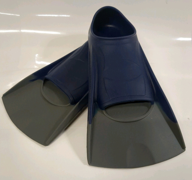 New Size L Flippers