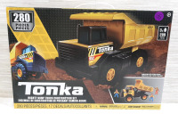 New in Box 280 Piece Tonka Mighty Dump Truck Construction Kit, Includes 3 Worker Figures
