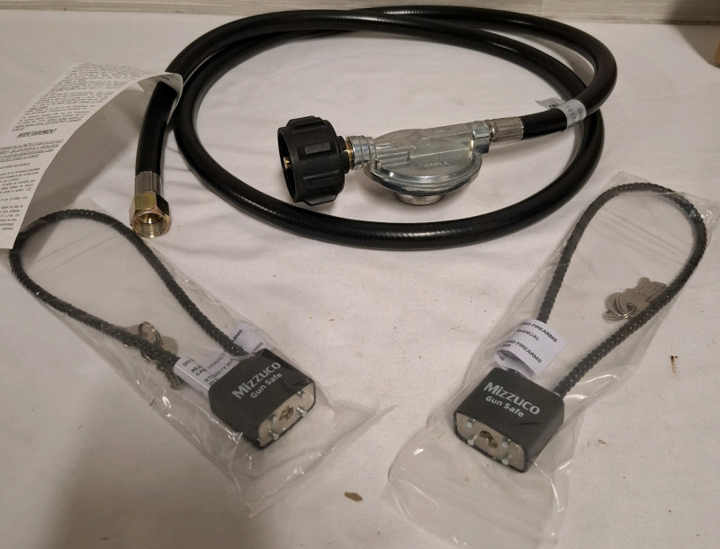 New 1 pc Low Flare Gas Hose with Regulator Fits for RV Or Grill | 2pcs Mizzuco 15inch Trigger Cable Lock