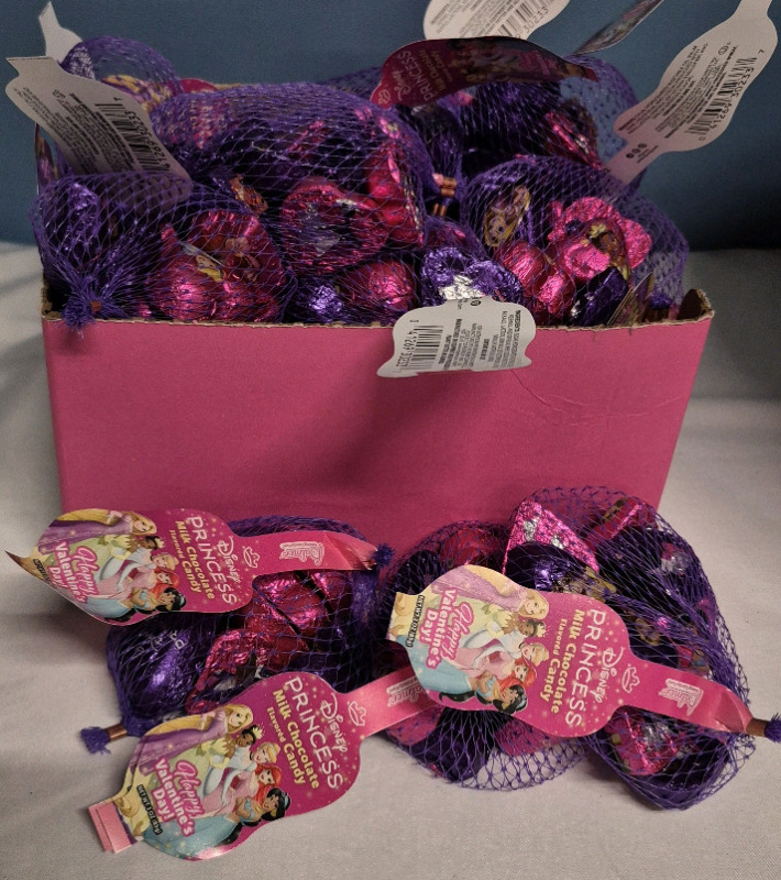 24 New Packs Disney Princess Chocolate Hearts 85g per Pack