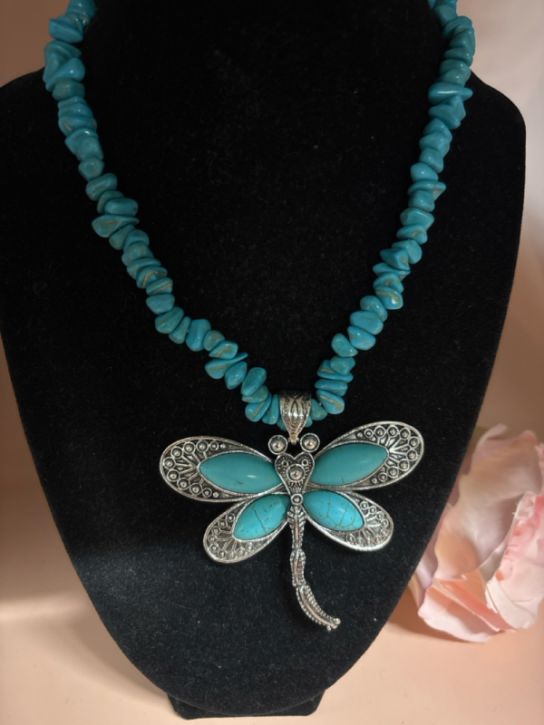 Unique Dragonfly Turquoise Colour Pendant Necklace Handcrafted Horse Eye Stone in Western Style Approximately 2.75&rsquo;&rsquo; Pendant Chain 15.5 + 3 &lsquo;&rsquo;