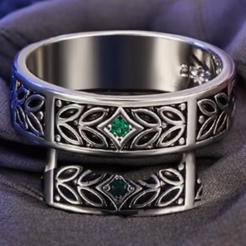 925 Stamped Sterling Silver Ring with Intricate Leaf Design & Green Cubic Zirconia Size 9