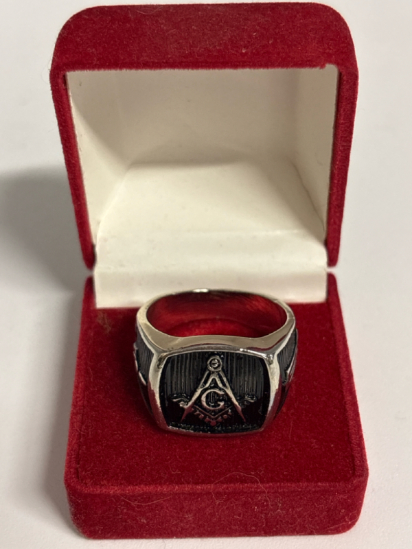 Vintage Freemason Ring Stainless Steel with Intricate Emblem Design Detailed Craftsmanship Size 11 Red Hard Case