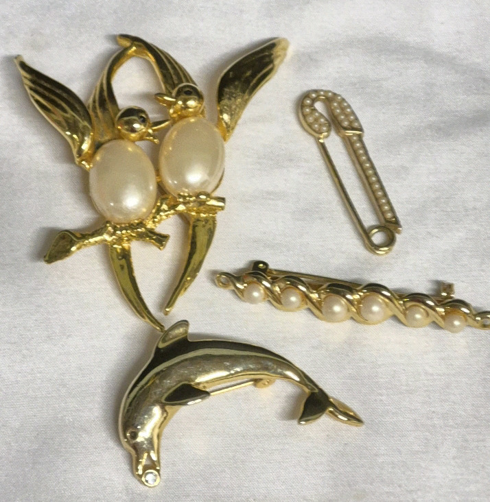 4 Beautiful Brooches - Birds, Dolphins +