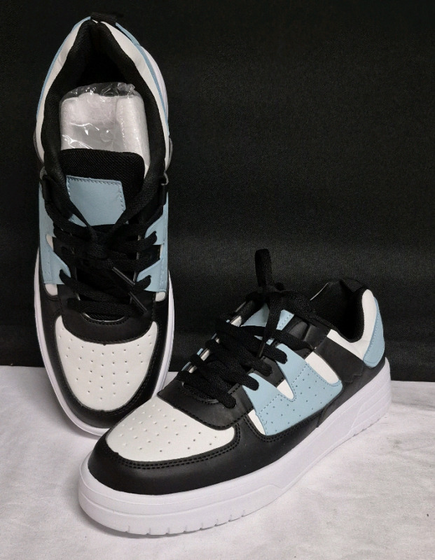 New sz 42 Adult Shoes . Men's 9 / Women's 10
