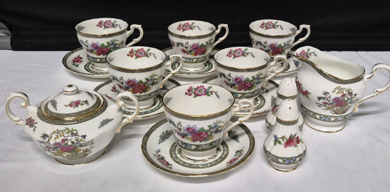 16 Pieces Paragon Teacups & Saucers, Shakers 3.75" & Creamer 4.25" & Sugar 3.5" Tree of Kashmir