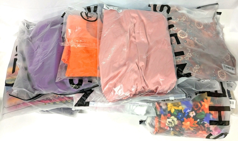 15 New Pieces Size MEDIUM Mixed Clothing : Assorted Styles, Seasons, Genders, Colours, Makers + More
